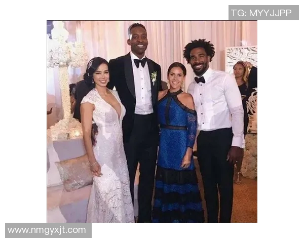 白人和黑人足球明星的传奇搭档与球场上的精彩瞬间 白人和黑人足球明星的传奇搭档与球场上的精彩瞬间