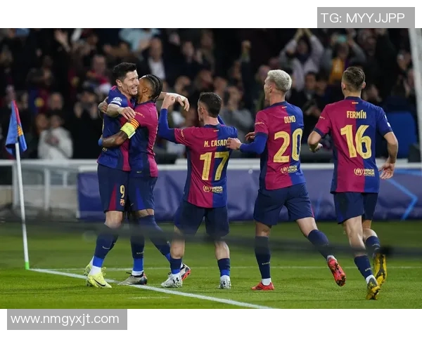 历代足球巨星风采回顾与精彩瞬间全景展示 历代足球巨星风采回顾与精彩瞬间全景展示