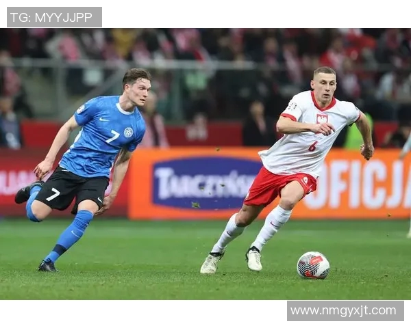 波兰足球明星意外失利引发热议球迷对未来的期待与担忧