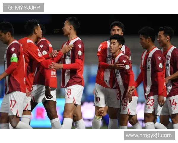 成都极限运动队进攻战术解析与实战应用探讨 成都极限运动队进攻战术解析与实战应用探讨